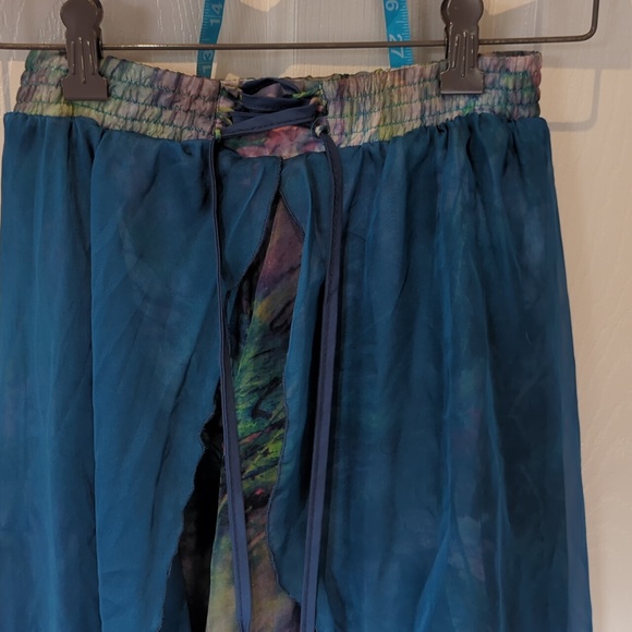 Women's flowy pants, size small in turquoise - Picture 4 of 7